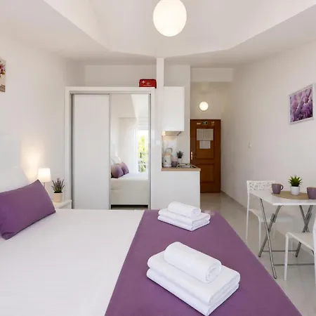 Tomi Ciovo Apartment