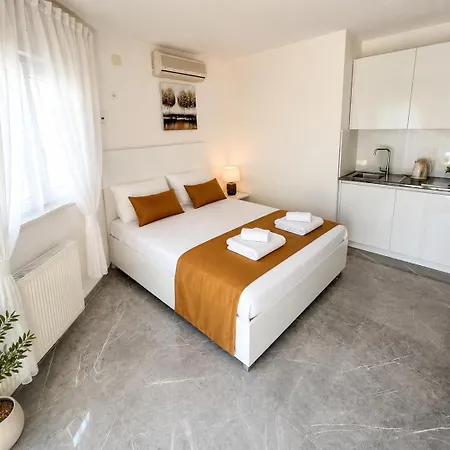 Apartment Tomi Ciovo *