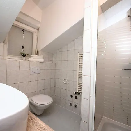 Tomi Ciovo Apartment *